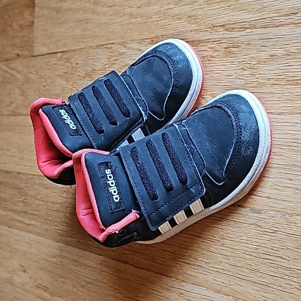 Adidas Hightop Sneakers